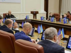 Кабмін дозволив дистанційно ставати на військовий облік тим, хто постійно проживає за кордоном
