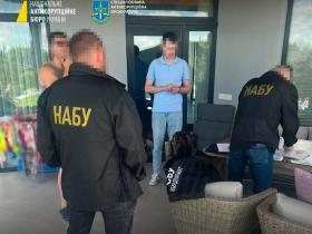 Корупція при закупівлі бронежилетів під час війни: НАБУ та САП підозрюють посадовця «Укренерго»