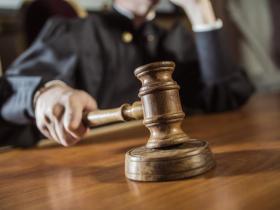 Подумав, що грабіжники: суд виправдав "ухилянта", який відбивався з ножем від співробітників ТЦК