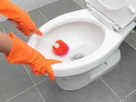 Що робити коли забився унітаз