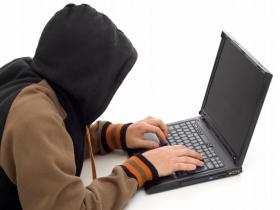 Як виглядають та працюють шахрайські сайти та чи складно відрізнити їх від справжніх?