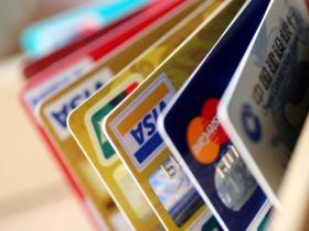 З 30 вересня Податкова отримуватиме інформацію про банківські рахунки українців за кордоном