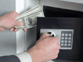 Слідчий поліції "втратив" гроші, вилучені в ході обшуку - що вирішив суд?