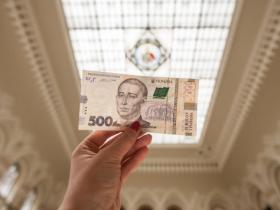 Кількість фальшивих грошей в Україні зросла більш ніж вдвічі: які купюри підробляють та як розрізнити підробку?