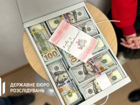 ДБР виявило у депутатки Хмельницької міськради понад півтора мільйона незадекларованої валюти
