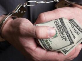 Хабар у $36 тисяч: суд оголосив вирок експосадовцям столичної податкової та адвокату