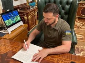 Президент Володимир Зеленський підписав закон про підвищення податків: скільки будуть платити українці?