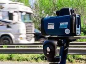 До уваги водіїв! В Україні приладів вимірювання швидкості TruCAM на дорогах буде більше: перелік ділянок