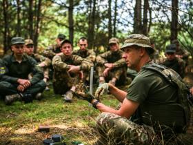У 2025 році для студентів обов'язковою дисципліною стане базова загальновійськова підготовка