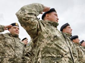 Військова служба за контрактом у ЗСУ: в Міноборони розповіли про умови та переваги