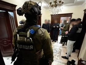 На Львівщині викрито організовану злочинну групу банкірів, які привласнювали кошти клієнтів