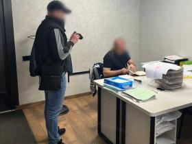 Кіберполіцейські Дніпра викрили посадовця комунального підприємства у розтраті понад 9 млн грн