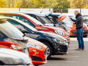 В Україні змінили правила торгівлі вживаними авто: підписано Закон