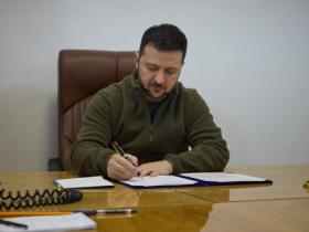 Зеленський увів у дію рішення РНБО щодо запровадження санкцій проти Порошенка, Медведчука, Коломойського та інших