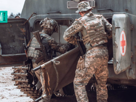 "Пакунок пораненого": що саме входить до набору адаптивного одягу та засобів особистої гігієни?