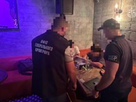 Відпочинок на круїзному лайнері під виглядом службового відрядження - судитимуть суддю та адвоката