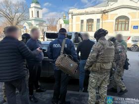 На Полтавщині викрито адвоката, який пообіцяв "ухилянту" вирішити питання про зняття з розшуку