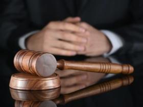Зміна правової кваліфікації судом