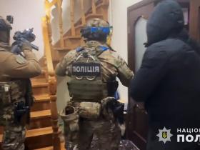 Працівники банку на Львівщині перевипускали картки і привласнювали кошти клієнтів - Нацполіція