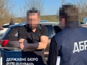 Адвоката з Дрогобича підозрюють у в організації незаконного переправлення особи через кордон та погрозах судді