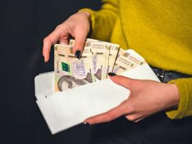 Спрощено порядок отримання пенсій і страхових виплат для ВПО, українців за кордоном і на тимчасово окупованих територіях