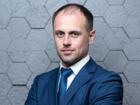 Практика вилучення під час обшуків будь-яких грошей та накладення на них в подальшому арешту поки що продовжує існувати - адвокат
