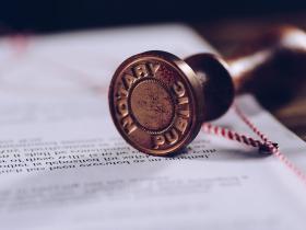 У Києві судитимуть нотаріуса, який незаконно здійснював діяльність з-за кордону