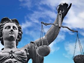 Зупинення судового провадження до завершення справи, яка перебуває на стадії досудового слідства