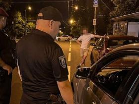 Кабмін пропонує ввести штрафи за порушення комендантської години та правил воєнного стану