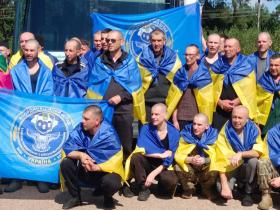 Відбувся новий обмін: в Україну повернулось 84 військових і цивільних