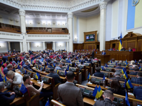 Продовження воєнного стану та мобілізації, збільшення видатків на оборону: за що проголосувала Верховна Рада