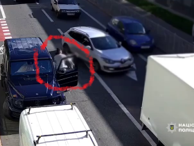 У Києві водій жорстоко побив велосипедиста: нападника затримали але суд відпустив його під "нічний домашній арешт"