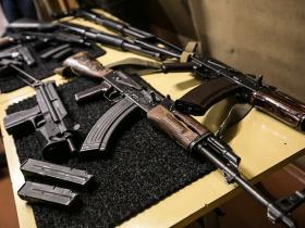 В Україні різко зросла кількість втраченої та викраденої зброї - статистика Опендатабот