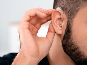 Як отримати слуховий апарат: інструкція для ветеранів і ветеранoк