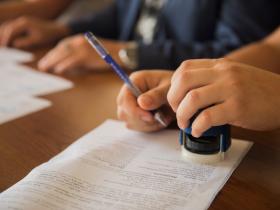 Небажання або ухилення від нотаріального посвідчення договору