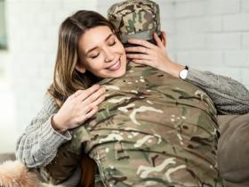 Проживання однією сім’єю без шлюбу не надає права на отримання грошового забезпечення зaгиблoго військoвослужбoвця