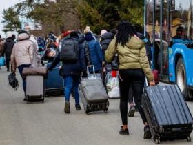 За кордоном перебуває понад 5,8 млн українців, які були змушені залишити Батьківщину внаслідок війни - Мінсоцполітики