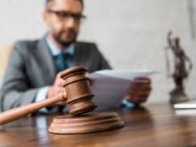 Про накладення штрафу на боржника за невиконання рішення суду в пенсійних спорах: позиція КАС ВС