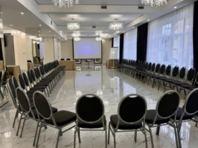 Зали для бізнес зустрічей різних розмірів та форматів