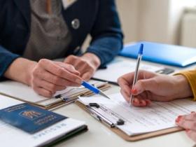 Якщо на підприємстві діє декілька профспілкових організацій, кожна з них має право вимагати розірвання трудового договору