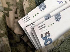 Військові на час служби звільняються від сплати відсотків і штрафів за позиками - Міноборони