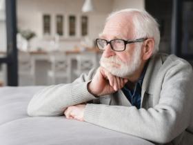 Пенсіонеру зменшили пенсію за те, що він працював, але ЄСПЛ став на бік держави