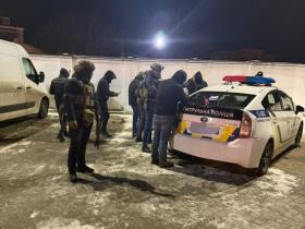 Працівники ДБР та СБУ викрили в Одесі правоохоронців, які вимагали гроші у військовозобов’язаних