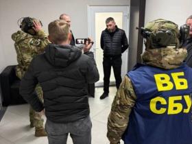 На оборудках з оборонними коштами викрито високопосадовця ПС ЗСУ та очільника управління СБУ у Житомирській області