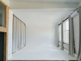 Чому інтернет-магазини обирають білу циклораму для каталогу