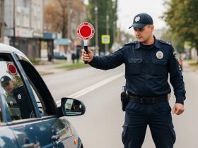 До уваги водіїв! 11 законних підстав для зупинки транспортного засобу поліцією
