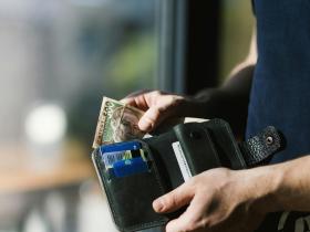 Апеляційний суд відмовив батькові у стягненні 90 тис. грн, сплачених на утримання сина-студента