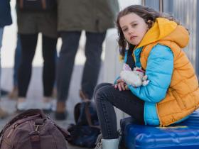 Підйомна допомога 50 000 грн для дітей та молоді, повернених із депортації чи ТОТ - деталі від Мінсоцполітики