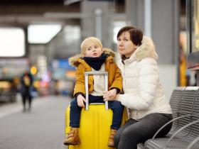 Хто може вивезти дитину за кордон під час війни у 2026 році: роз’яснення ДПСУ