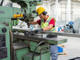 До списку критично важливих підприємств додано нові категорії бізнесів: Уряд розширює критерії